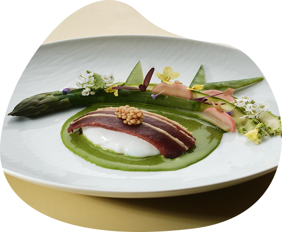 Asparagus dish from Chef Christophe Schmitt_Crédits Photo Adrian Ehrbar Photography